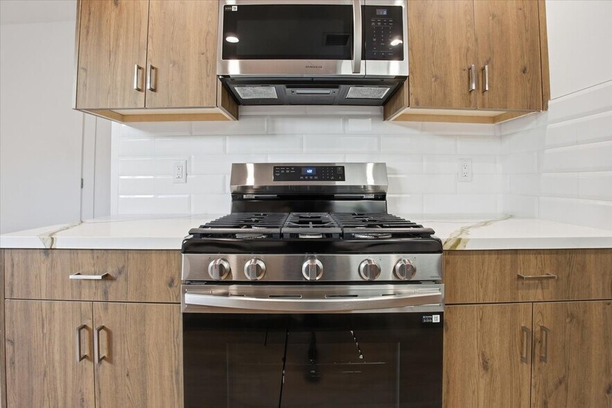 Building Photo - 1820 Prosser Ave