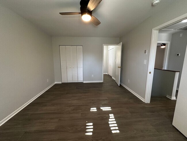 Building Photo - Weaverville Rental