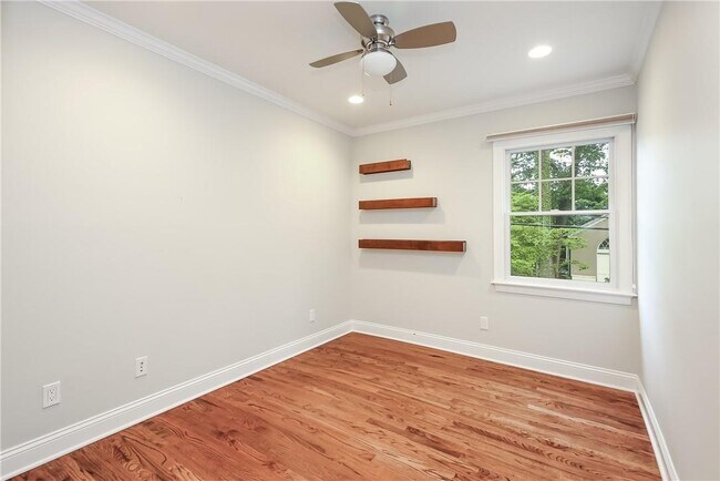 Building Photo - 81 Edgemont Rd