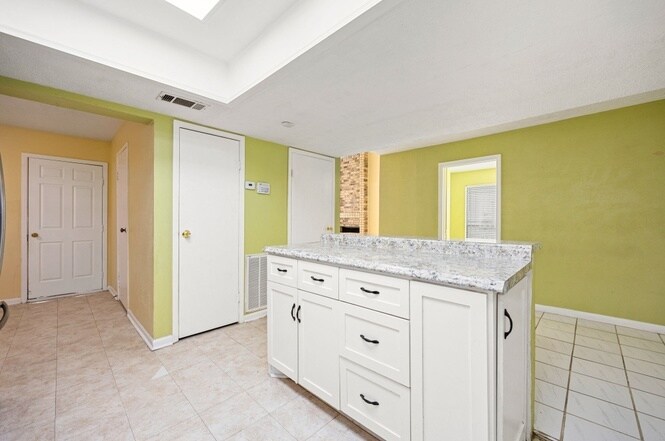Building Photo - 8602 Pottinger Dr
