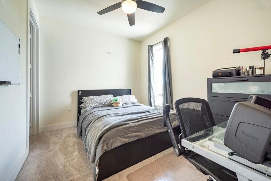 BR 2 - 10260 NW 63rd Ter