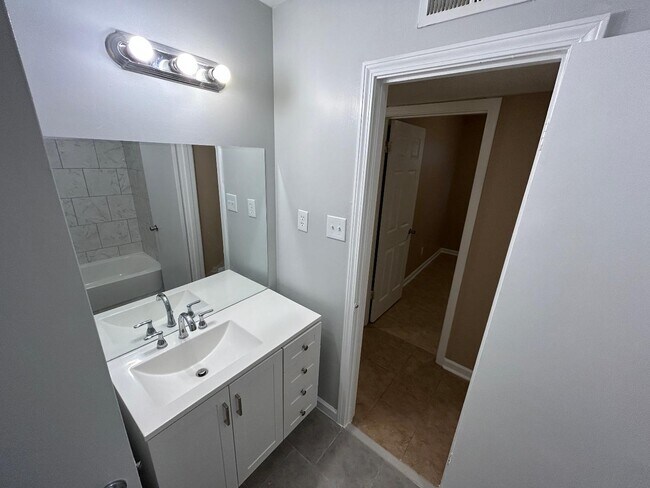 Building Photo - 3741 Rainford Dr