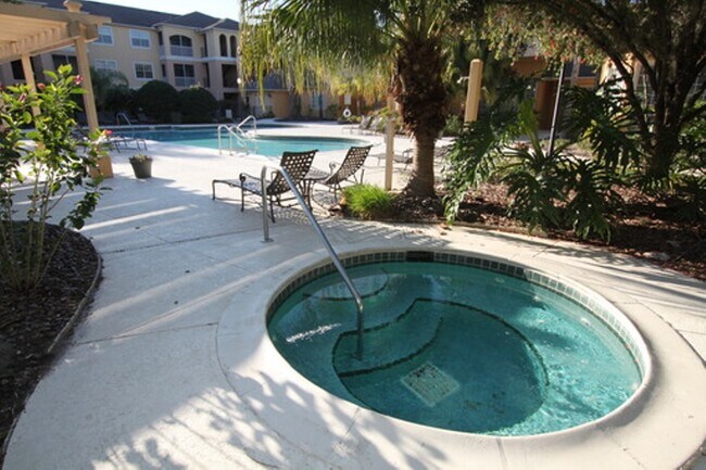 Building Photo - The Preserve @ Temple Terrace - 1 bed/1 bath, 3rd floor condo Half off 1st FULL month's rent!