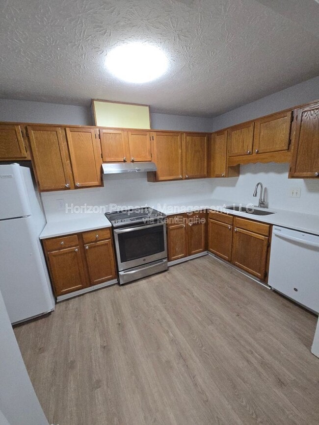 Building Photo - 5142 Farm Pl Dr NE