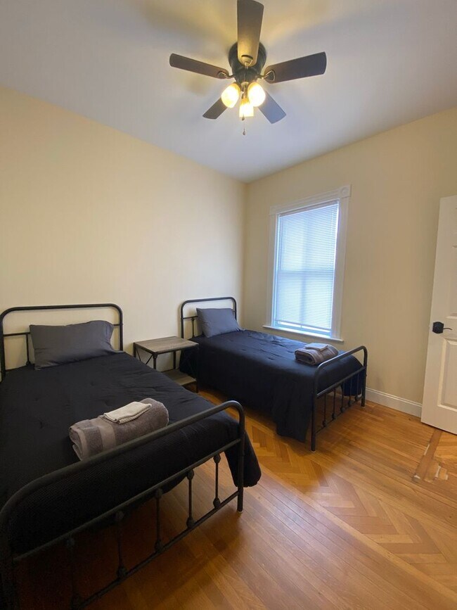 Building Photo - 416 Pearl St