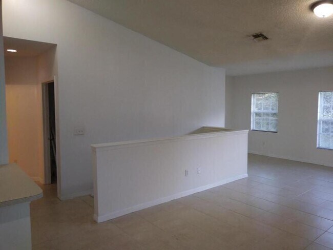 Building Photo - 10294 Fox Trail Rd S