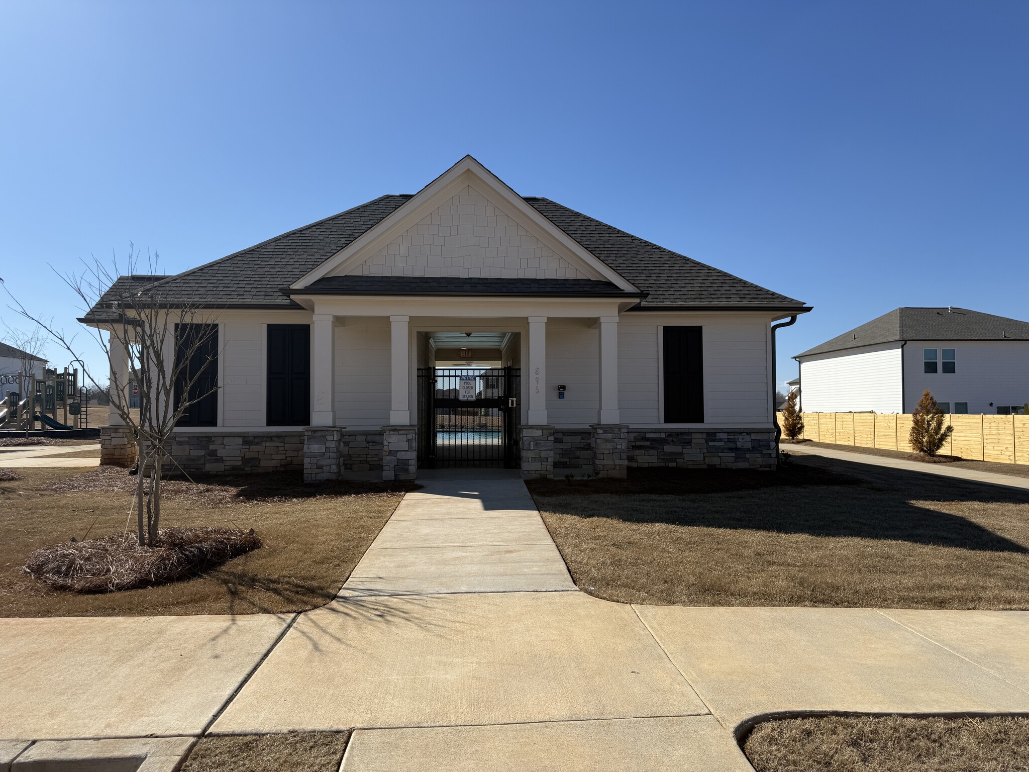 Building Photo - 1112 Holland Dr