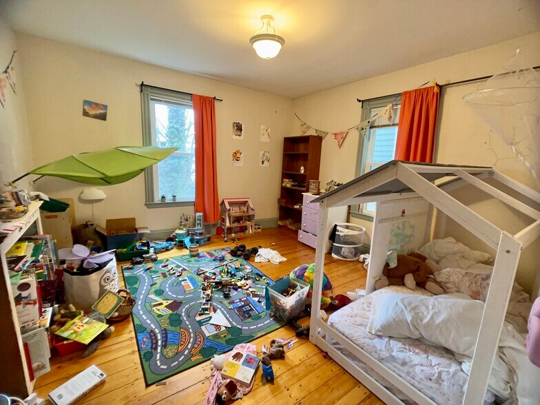 Building Photo - 20 Oakview Ter