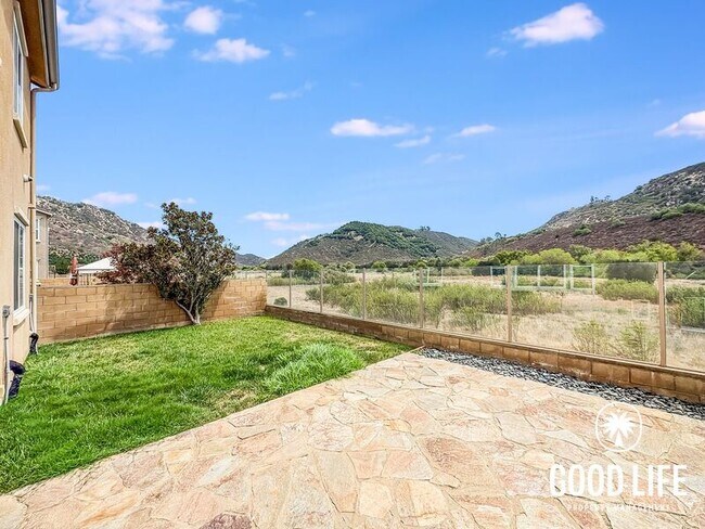 Building Photo - 3896 Lake Cir Dr