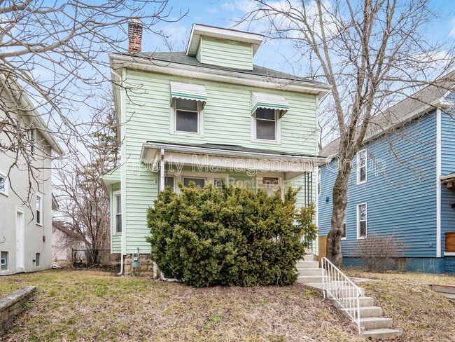 Building Photo - 730 Siebert St