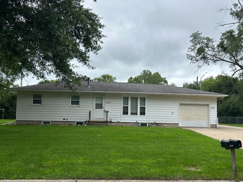 Primary Photo - 1423 Starbeck Cir