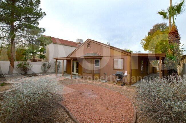 Building Photo - 169 S Criss St