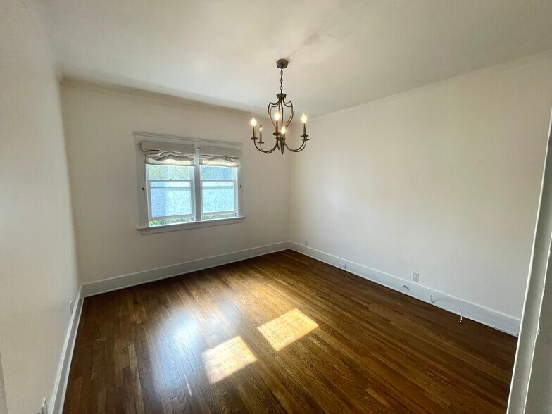 Building Photo - 3218 E 2nd St