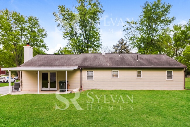 Building Photo - Beautifully updated 3 bedroom rancher!
