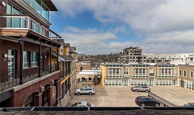 Building Photo - 211 N Thompson St