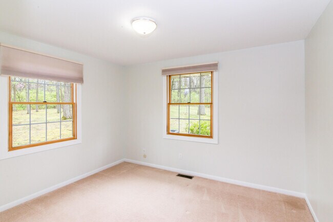 Building Photo - 6868 Crane Rd