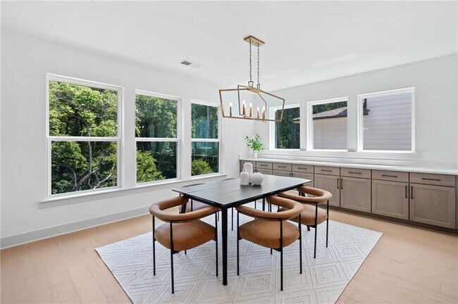 Building Photo - 461 Maypop Ln