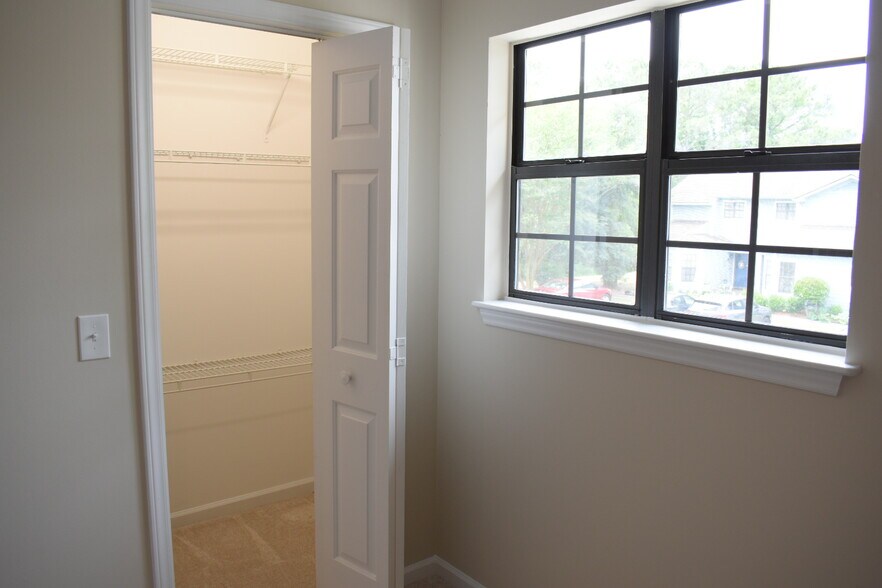 Building Photo - 1731 41st St