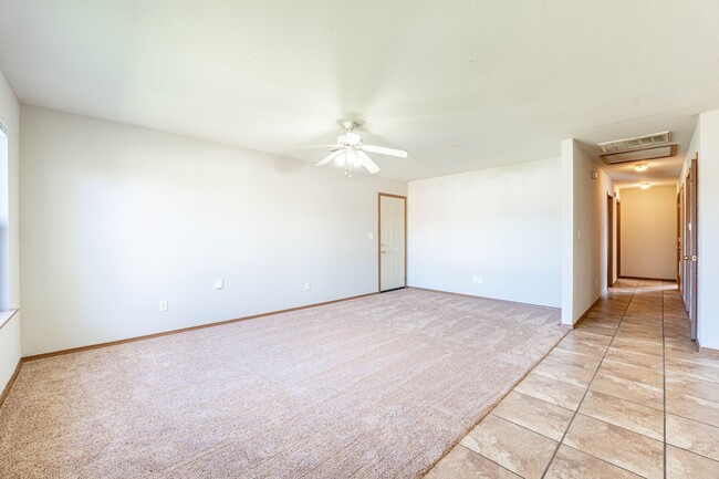 Building Photo - 318 E Marietta Ct