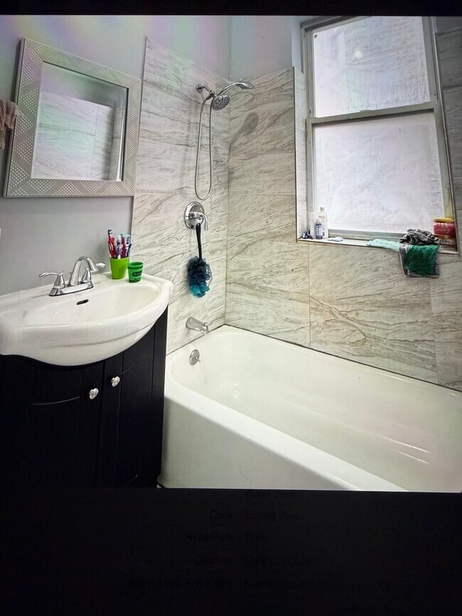 Building Photo - 5943 S Indiana Ave