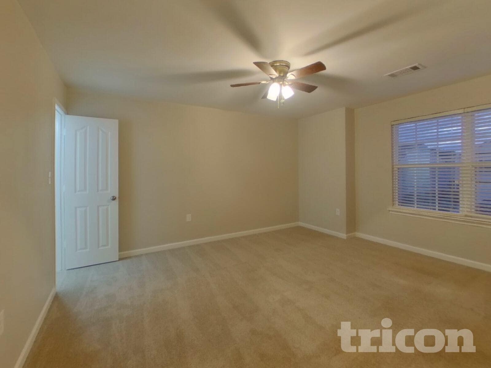 Building Photo - 2848 Village Center Dr