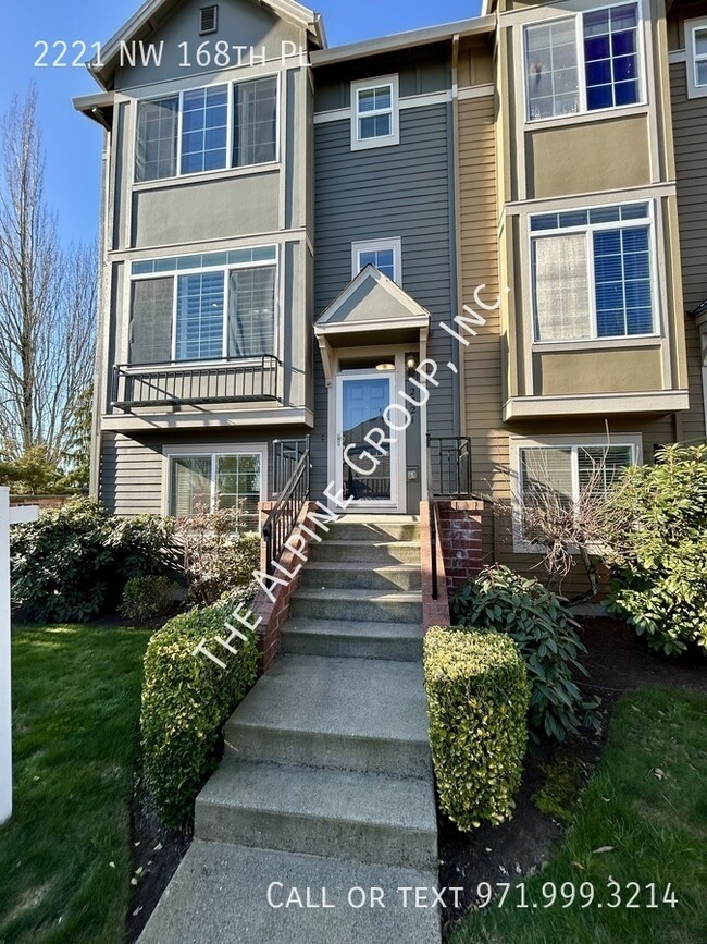 Primary Photo - Beautiful Bethany Townhouse!