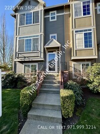 Building Photo - Beautiful Bethany Townhouse!