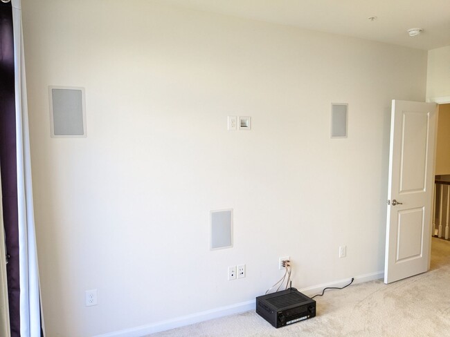 Building Photo - Bottom level (two story) *END UNIT* condo ...