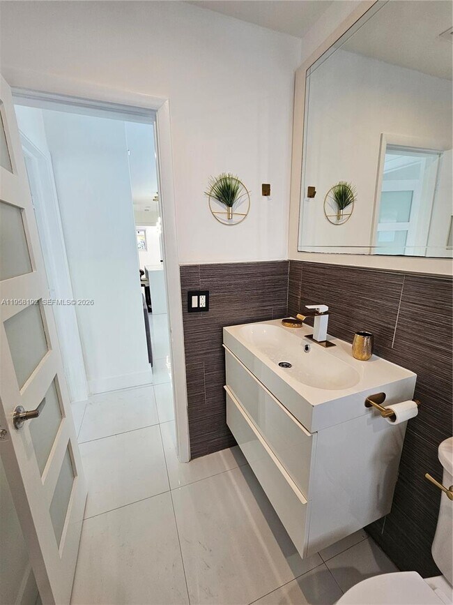 Building Photo - 1421 NW 65th Terrace