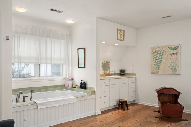 Building Photo - 50204 Snug Harbor Dr