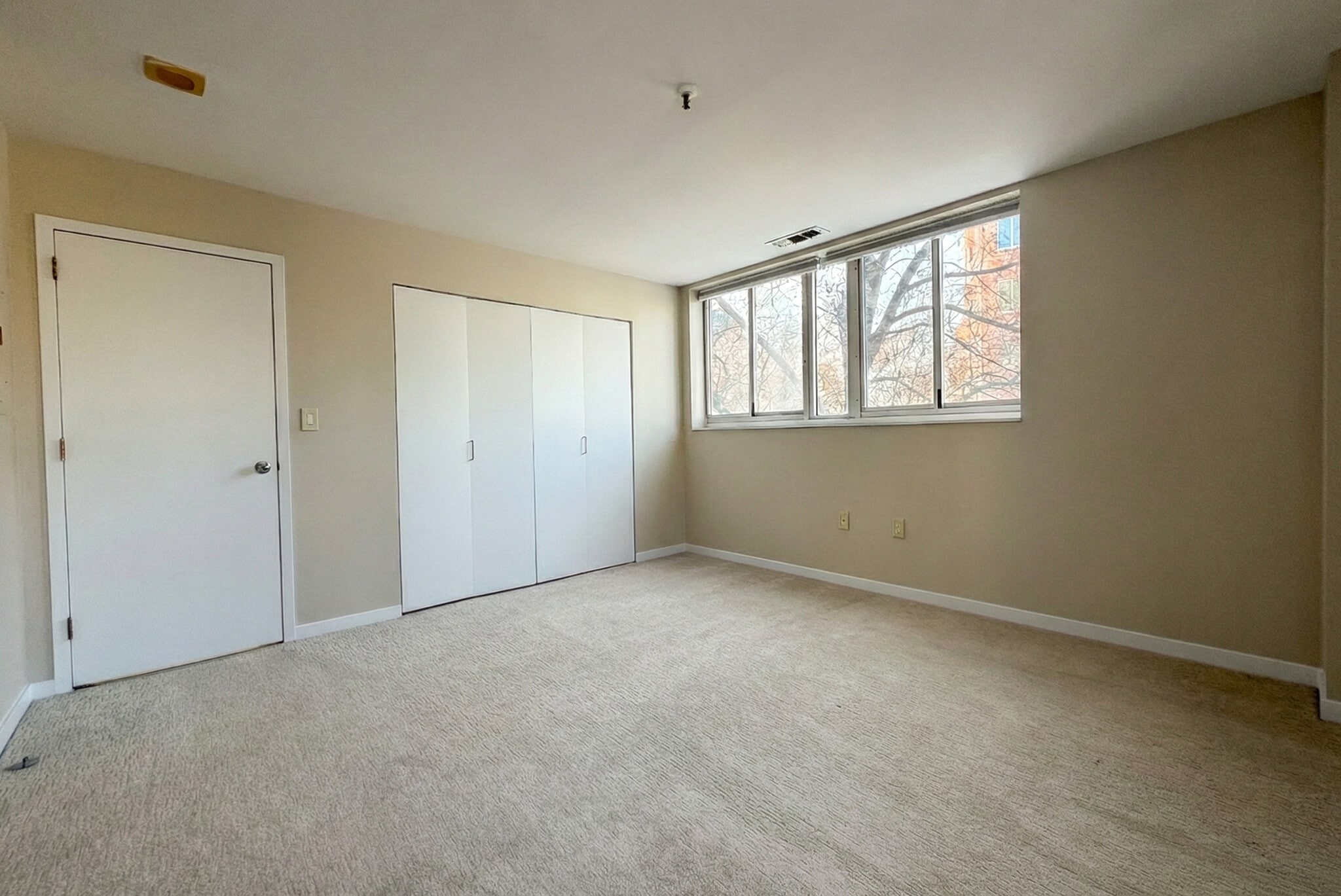 Building Photo - 4 Canal Park