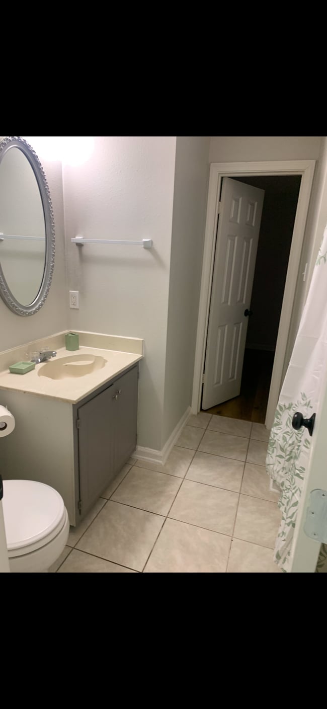 Building Photo - 14732 Hooper Rd