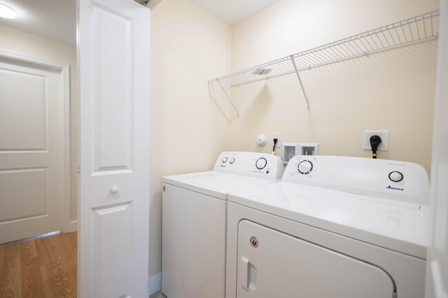 Building Photo - 12425 Westhampton Cir