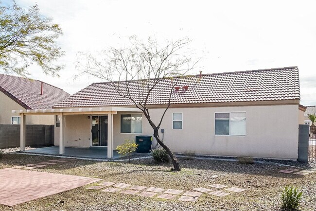 Building Photo - 2602 Tropical Sands Ave