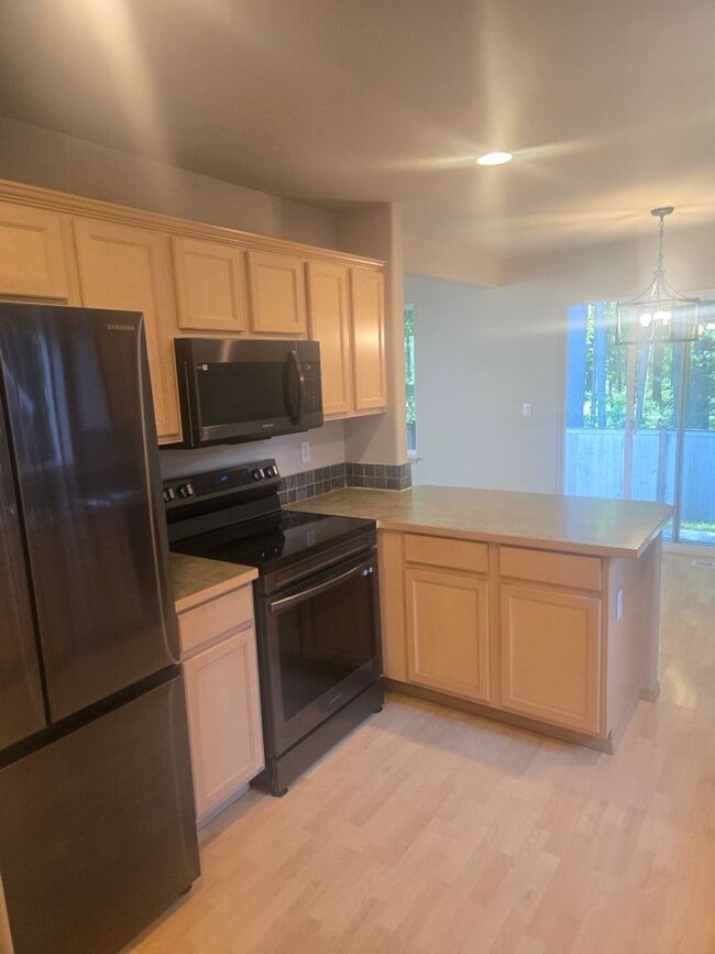 Building Photo - 3bd/2.5ba Maple Valley Home