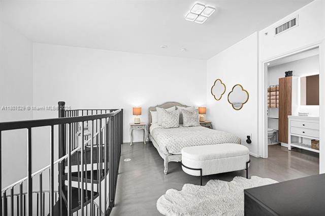 Building Photo - 300 S Biscayne Blvd