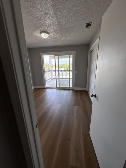 Building Photo - 415 Ellis St