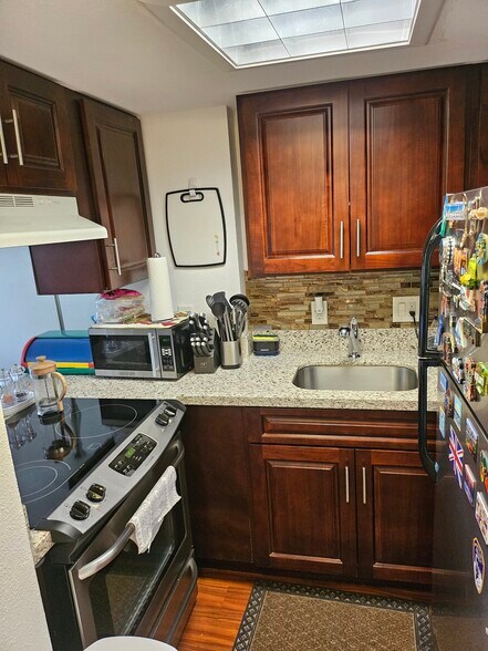 Building Photo - 440 Seaside Ave