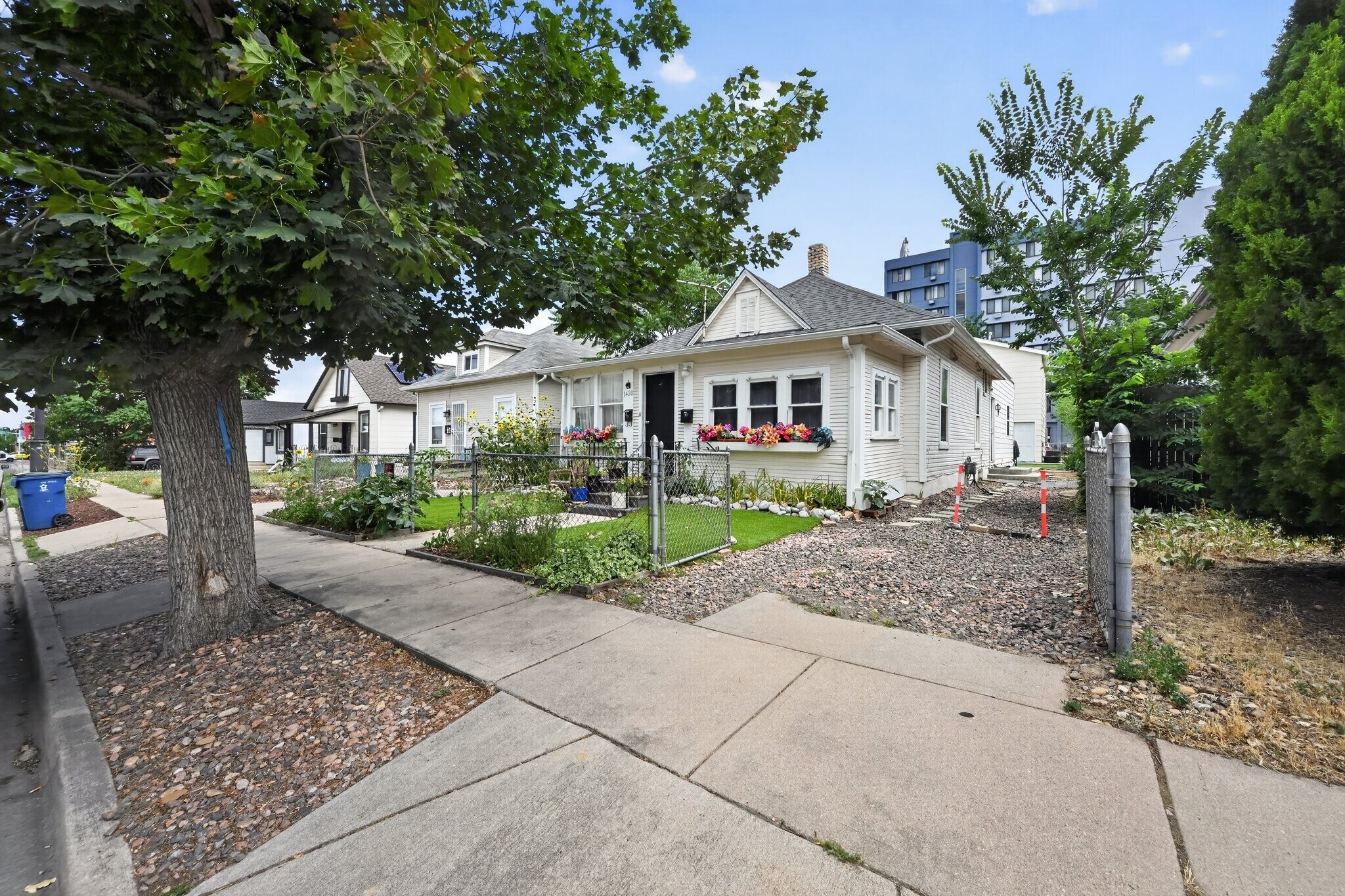 Building Photo - 1420 Dayton St