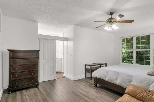 Building Photo - 717 Lantern Pl