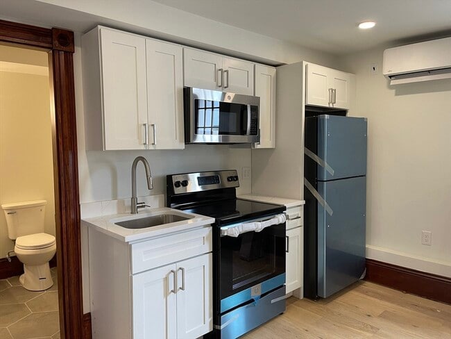 Building Photo - 41 Summer St