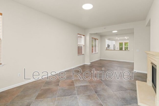 Building Photo - 223 W Prosperidad Way