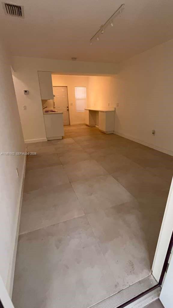 Building Photo - 780 NE 122nd St