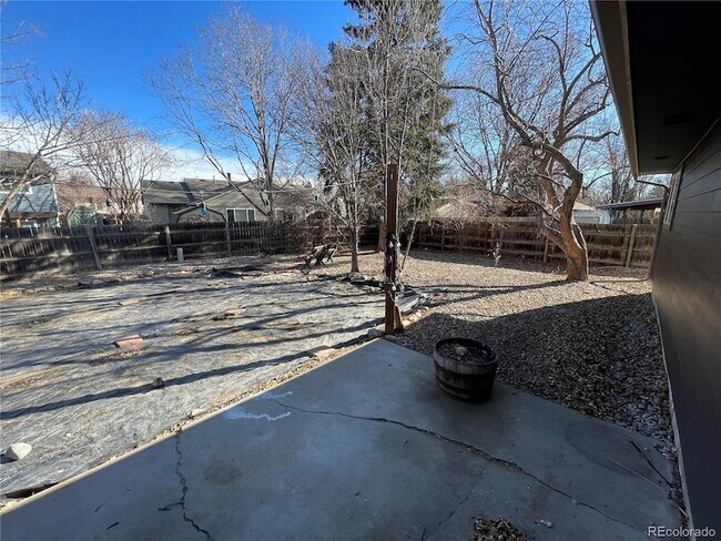 Building Photo - 2318 Lincoln St