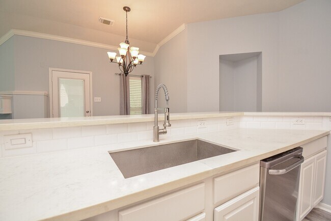 Building Photo - 4006 Dell Ln