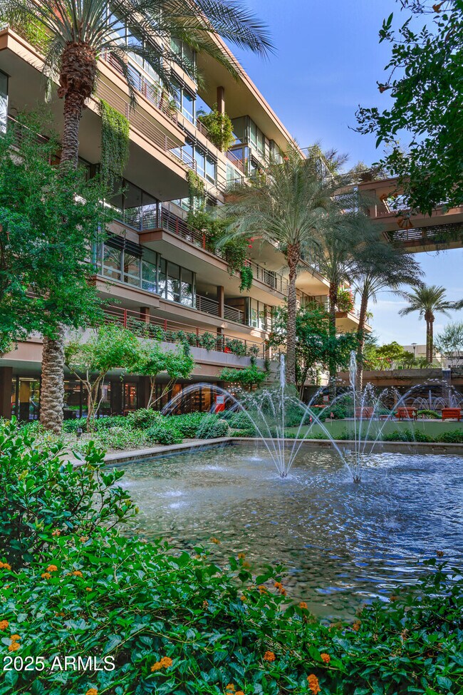 Building Photo - 7137 E Rancho Vista Dr