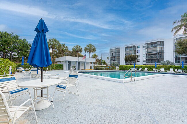 Building Photo - 6500 NW 2nd Ave