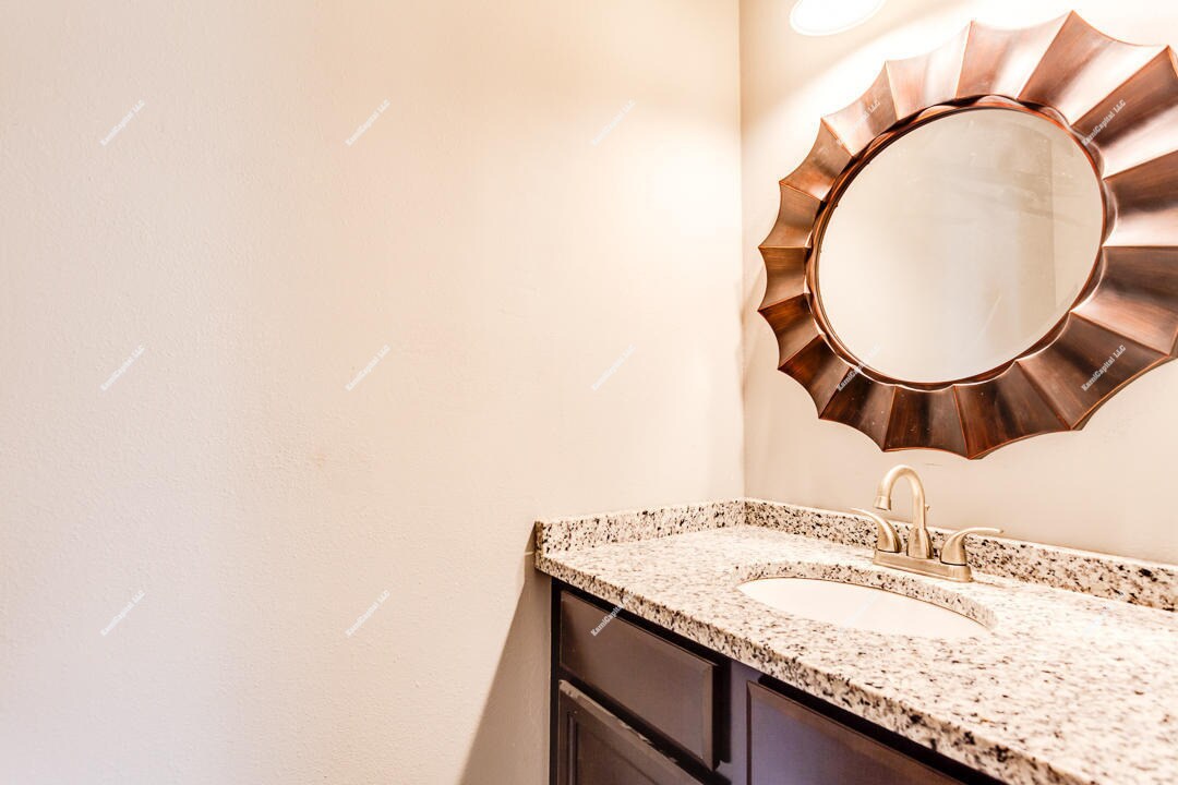 Building Photo - 8500 Olde Colony Trl