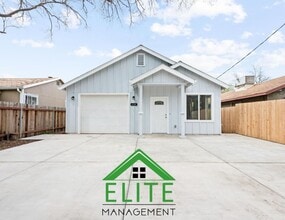 Building Photo - Charming 3-Bedroom, 2-Bath Home in Prime S...