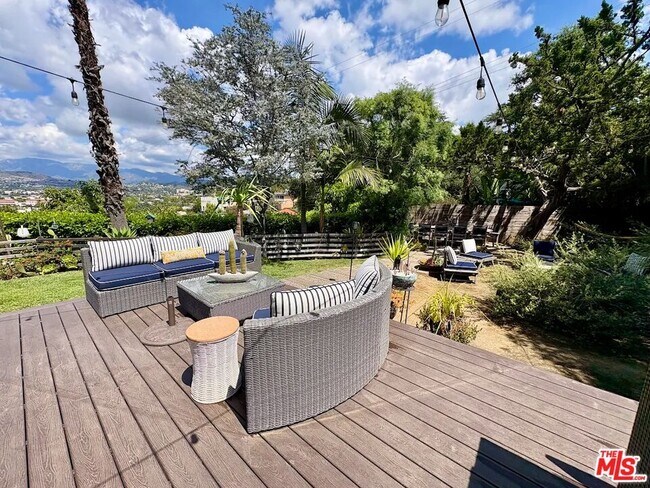 Building Photo - 1410 Dartmouth Dr